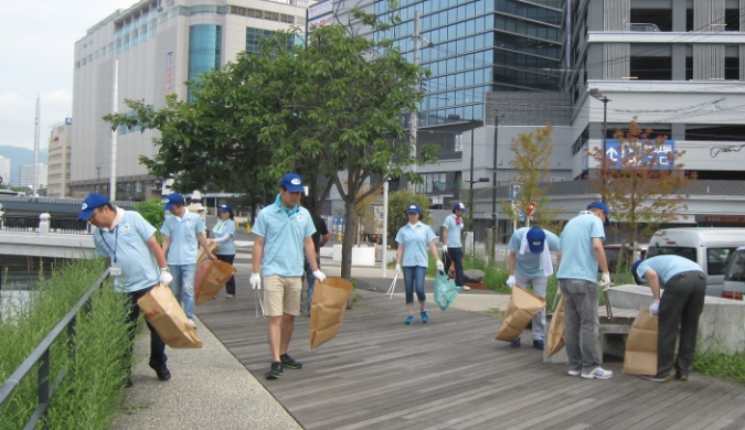 NEXCO西日本グループによる植樹活動「つなぎの森」